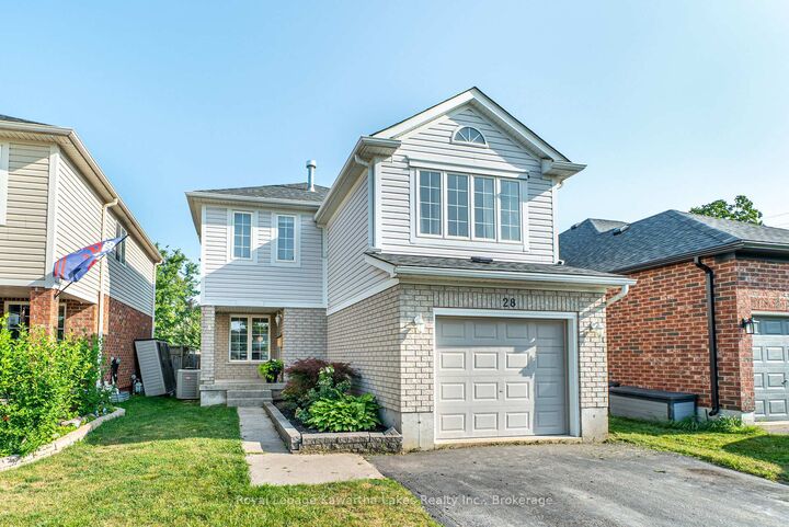 Property Photo: 28 Lang Court ON K9V 6E5