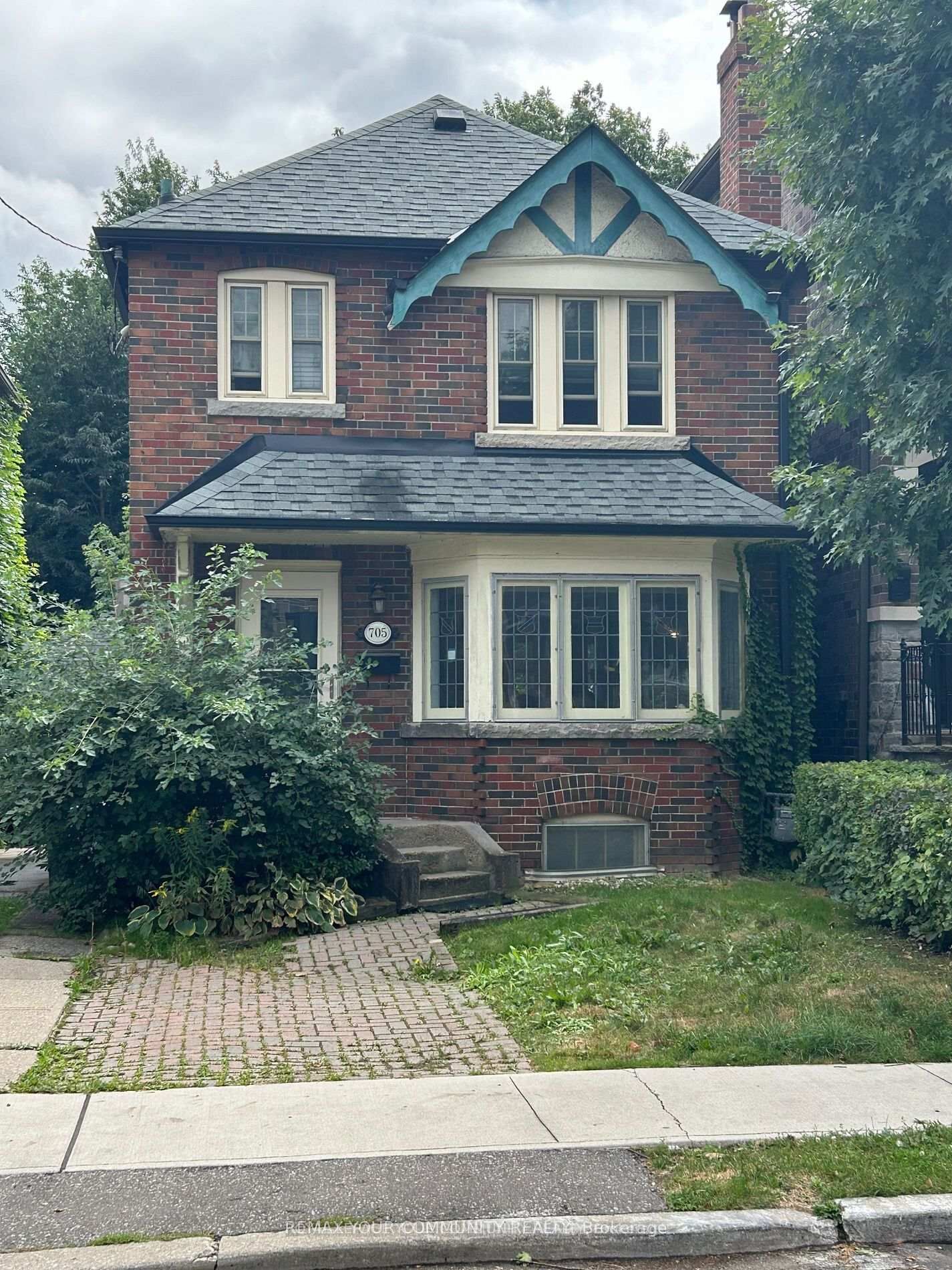 Property Photo:  705 Hillsdale Avenue E  ON M4S 1V4 
