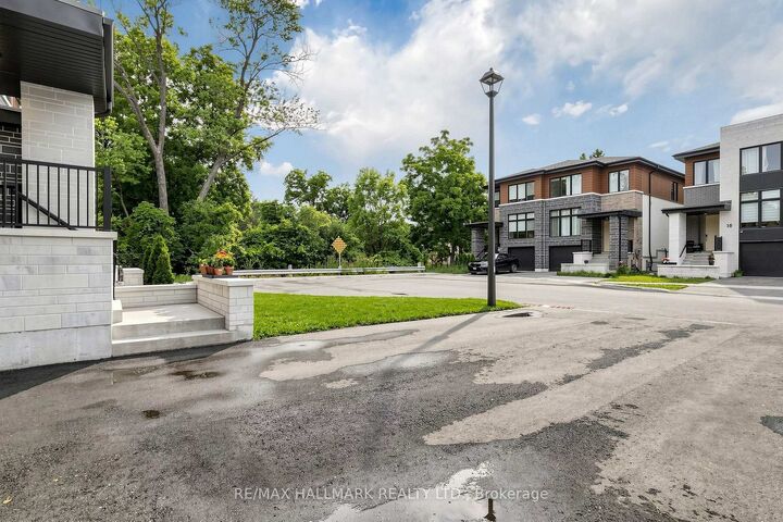 Property Photo: 15 Direzze Court ON L4C 5T8
