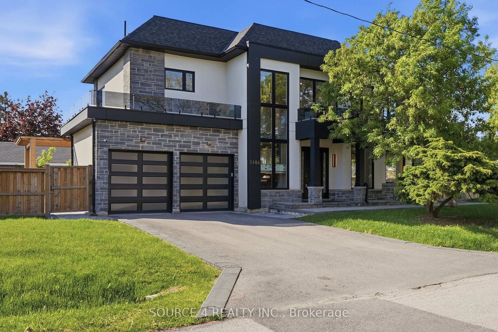 Property Photo: 1404 Wren Avenue ON L6L 2V6