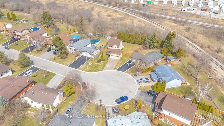 Property Photo:  200 Morrison Drive  ON N3W 1A8 