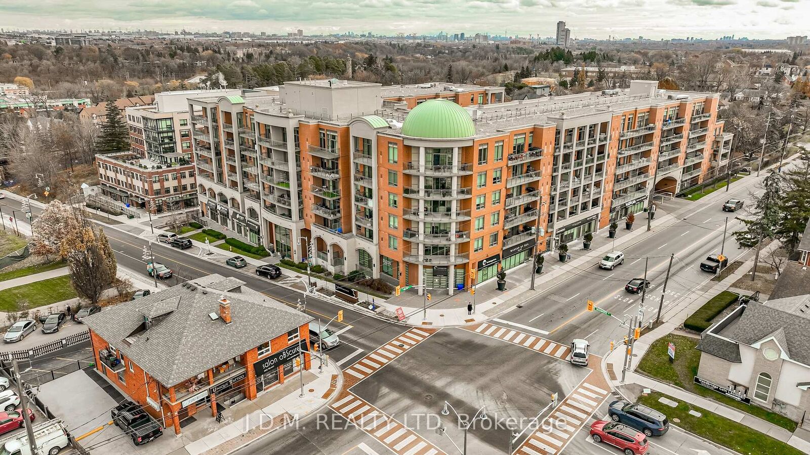 Property Photo: 281 Woodbridge Avenue 621 ON L4L 0C6