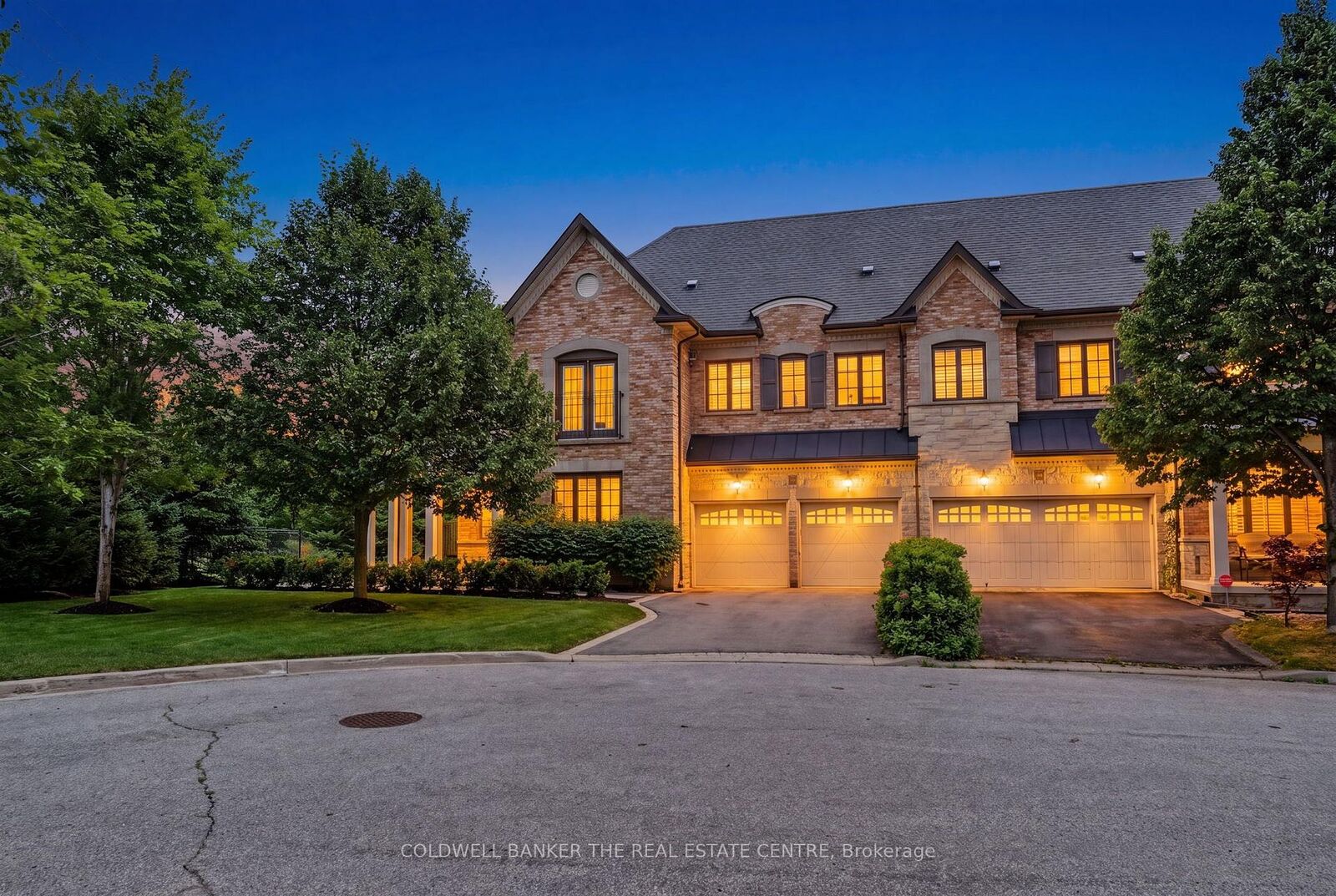Property Photo: 64 Jenny Thompson Court ON L4S 0E7