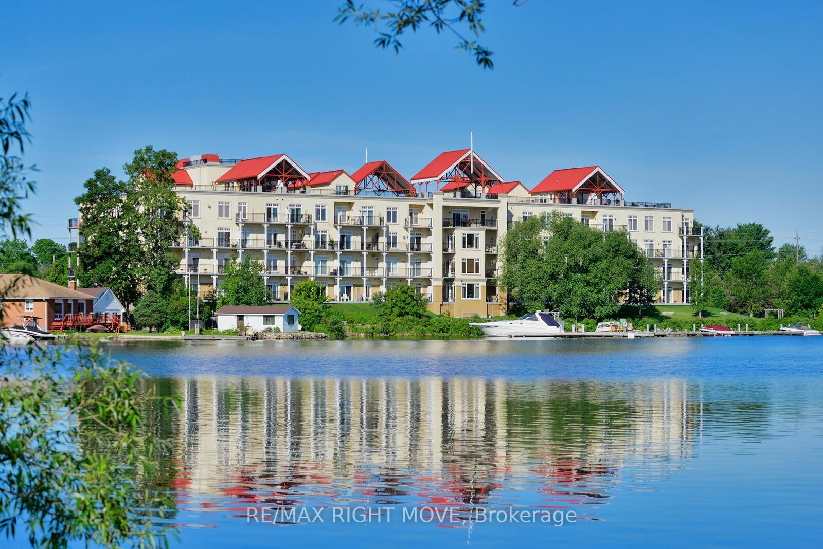 Property Photo: 140 Cedar Island Road 109 ON L3V 1T1