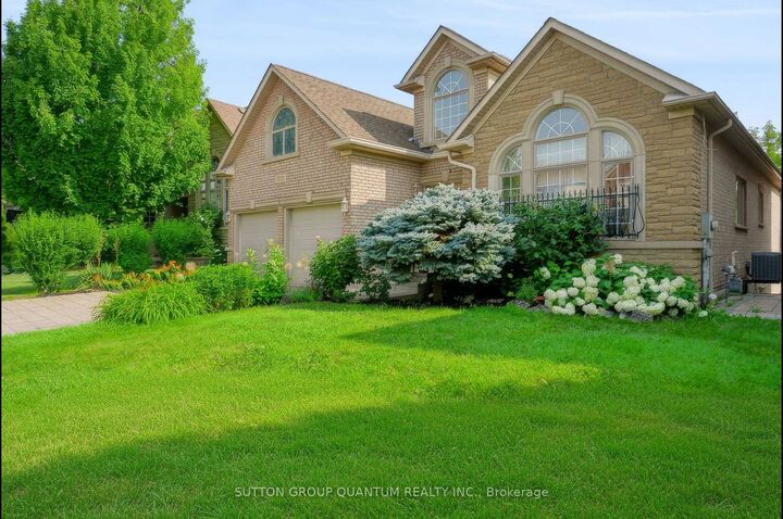 Property Photo: 1536 Pinery Crescent ON L6H 7J9