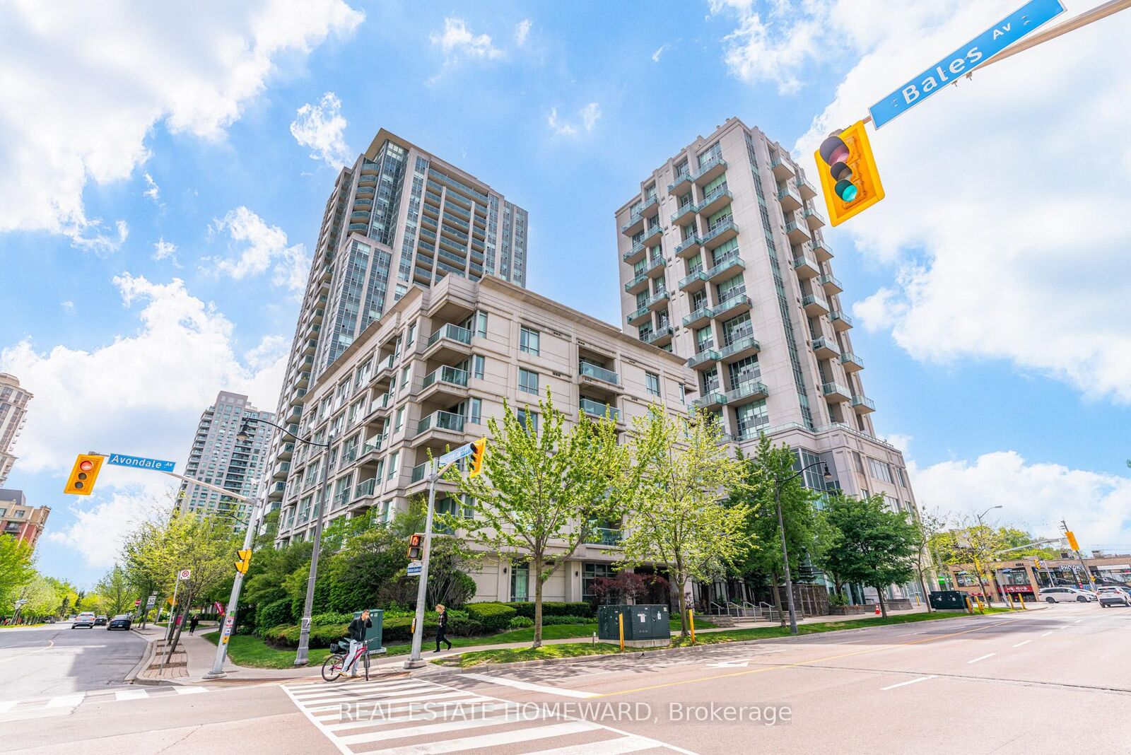 Property Photo: 19 Avondale Avenue Up01 ON M2N 2T6