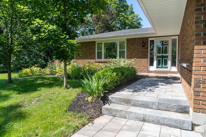 Property Photo: 94 Laidlaw Street N ON L0E 1E0