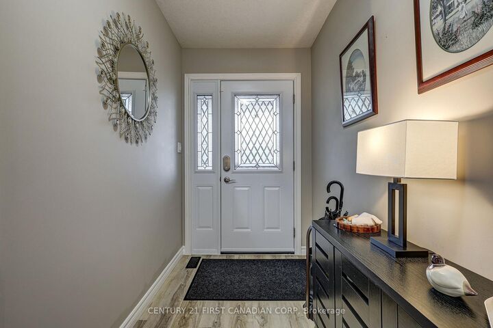 26 Cardinal Court — photo 1
