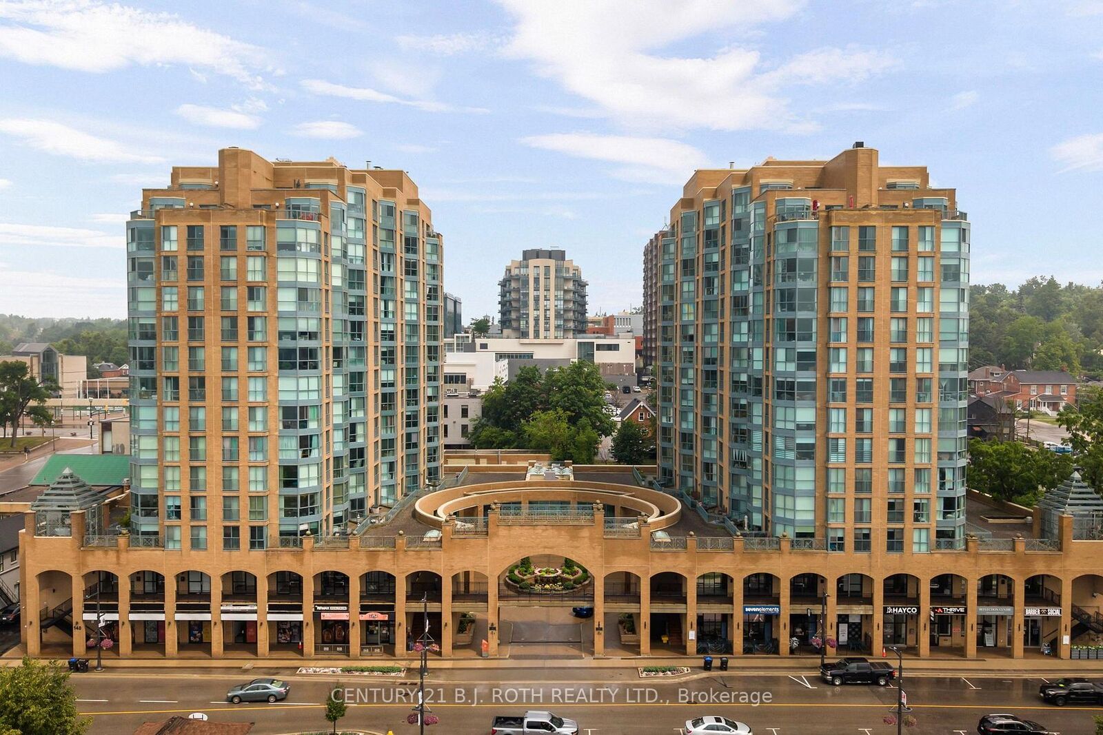 Property Photo:  150 Dunlop Street E 911  ON L4M 6H1 