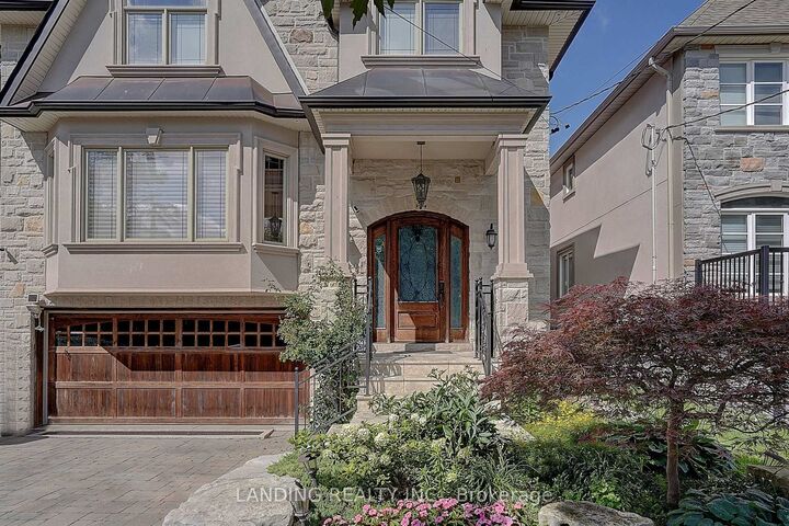 Property Photo: 24 Abbotsford Road ON M2N 2P8