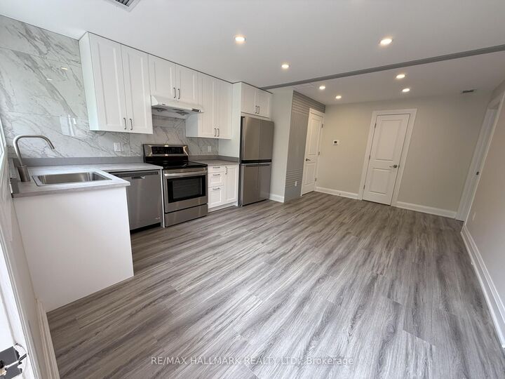 Property Photo: 382 Burnhamthorpe Road Garden Suite ON M9B 2A6