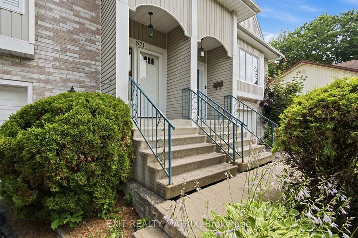 Photo de la propriété:  671 Berthiaume Street  ON K6A 3M1 