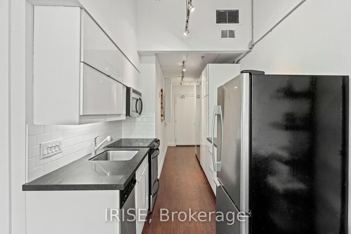 Property Photo: 477 Richmond Street W 305 ON M5V 3E7
