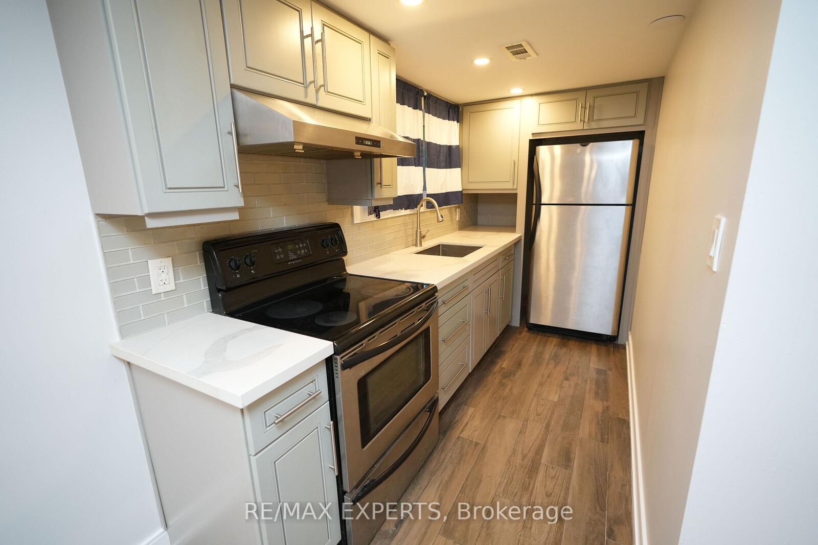 Property Photo:  333 Rimilton Avenue 3  ON M8W 2E5 