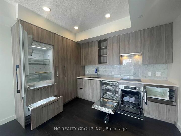 Photo de la propriété:  95 McMahon Drive 1809  ON M2K 0H2 