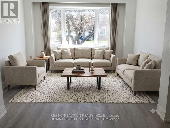 Property Photo:  241 Septonne Avenue  ON L3Y 2W5 