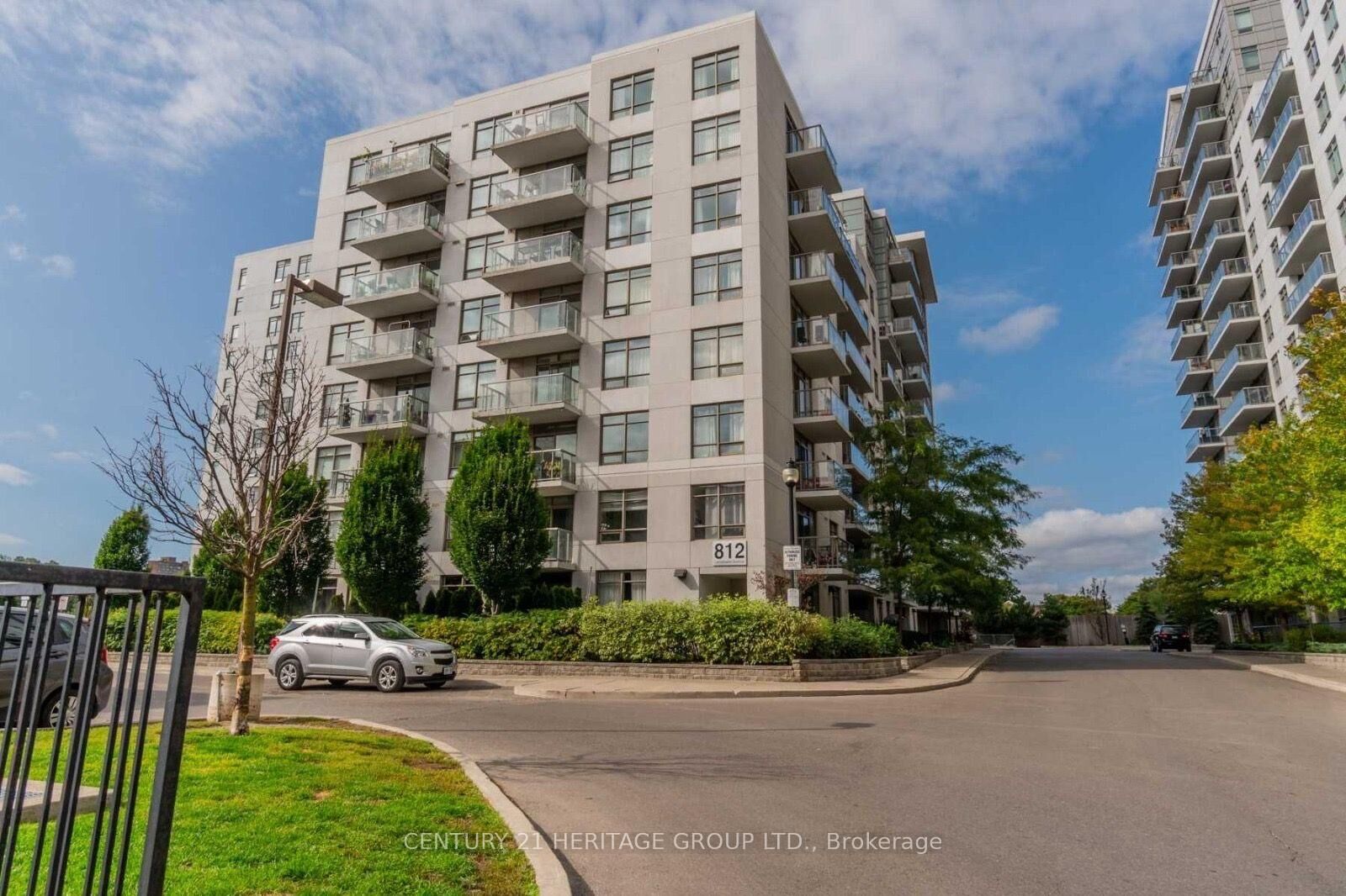 Photo de la propriété:  621- 812 Lansdowne Avenue  ON M6H 4K5 