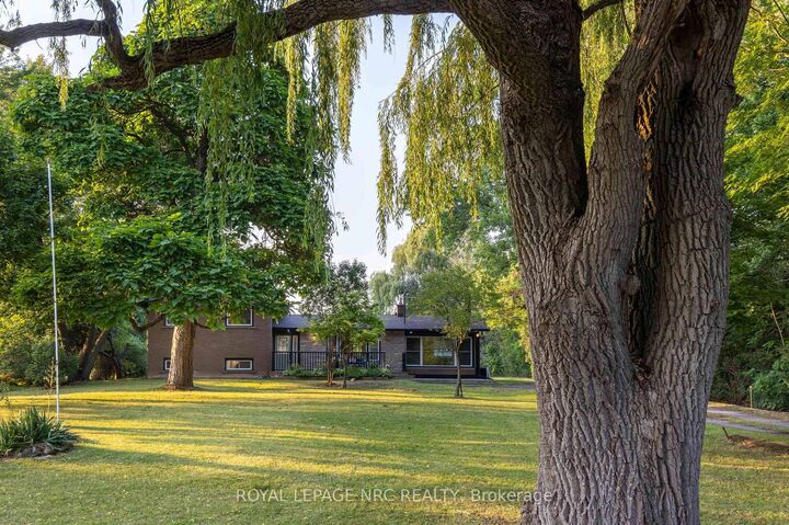2432 Port Robinson Road — photo 1