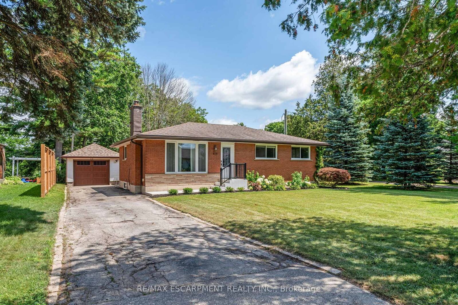 Property Photo:  618 St. Andrew Street  ON N0A 1N0 