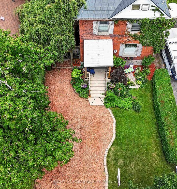 Property Photo: 327 Wellington Street ON N5R 2T2