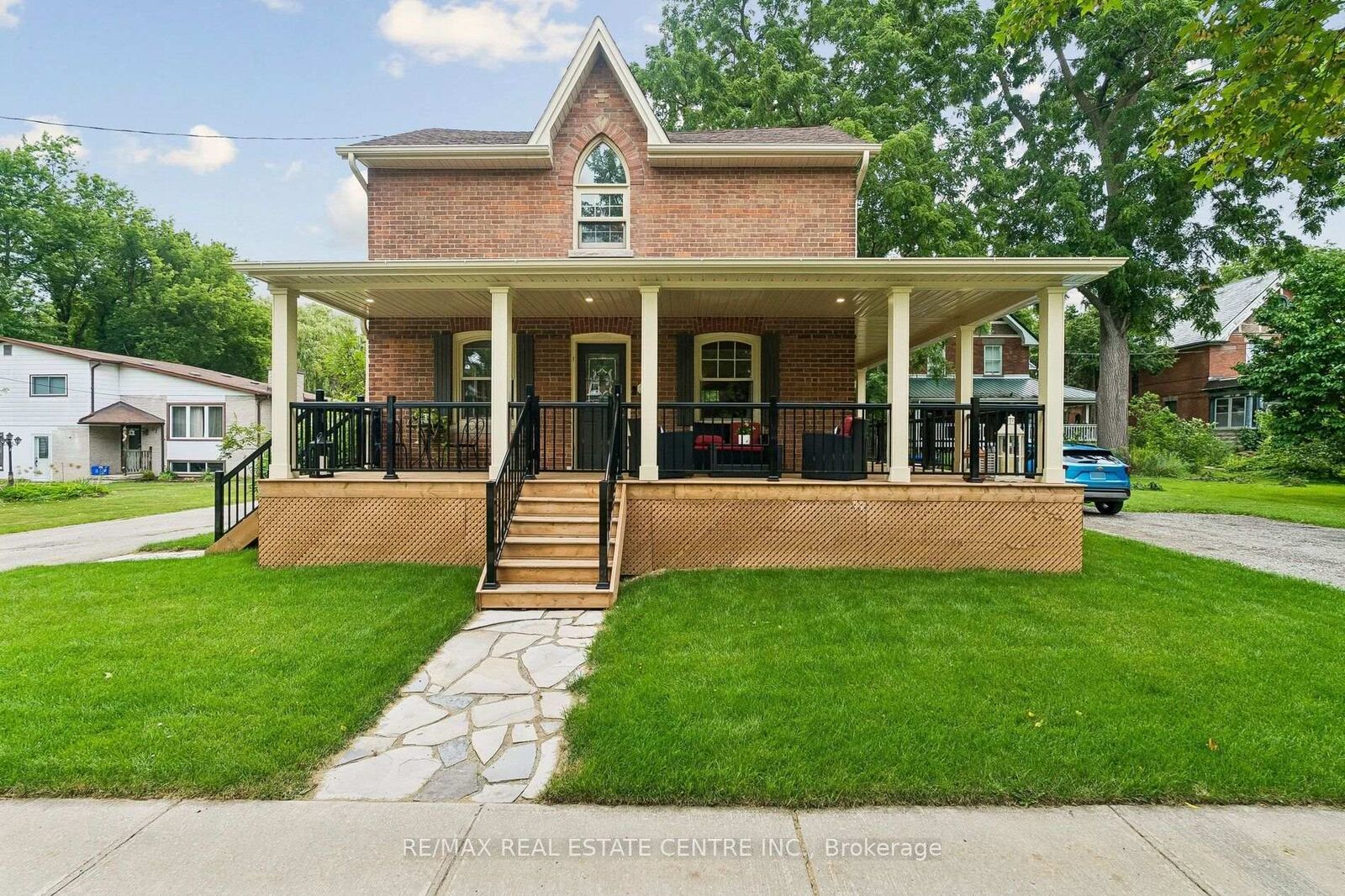 Property Photo: 83 Centre Street N ON L0G 1A0