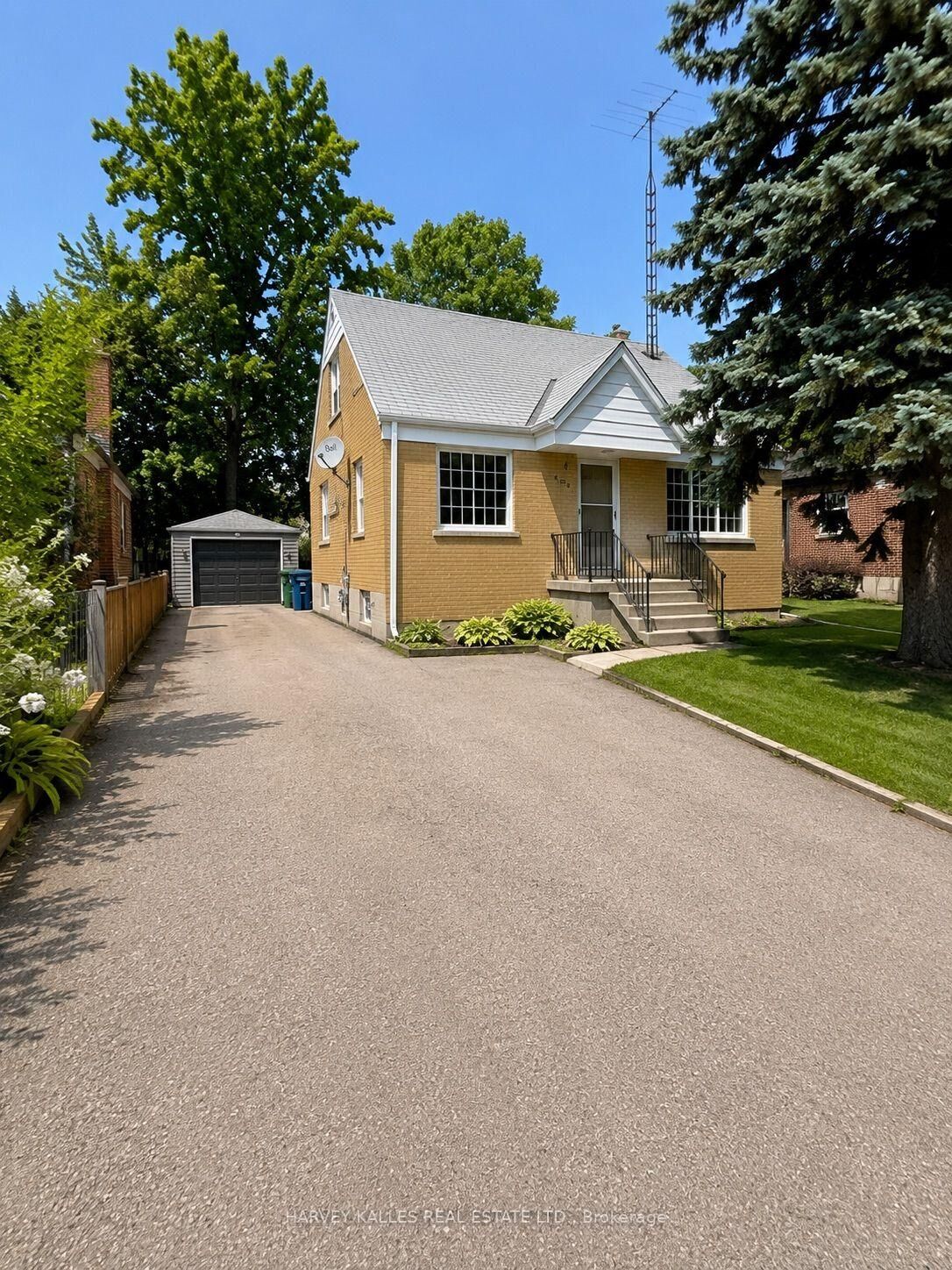 Property Photo:  168 Bogert Avenue  ON M2N 1K9 