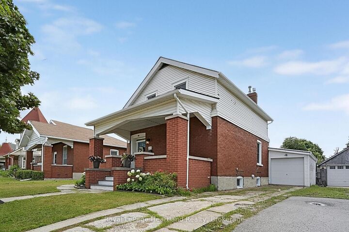 Property Photo: 114 Elgin Avenue E ON N7A 1K6