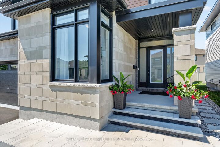 Property Photo: 643 Gendarme Circle ON K1W 0R5