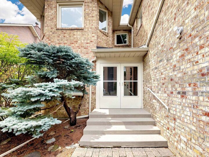 Property Photo: 7 Cummings Court ON L3T 6S4