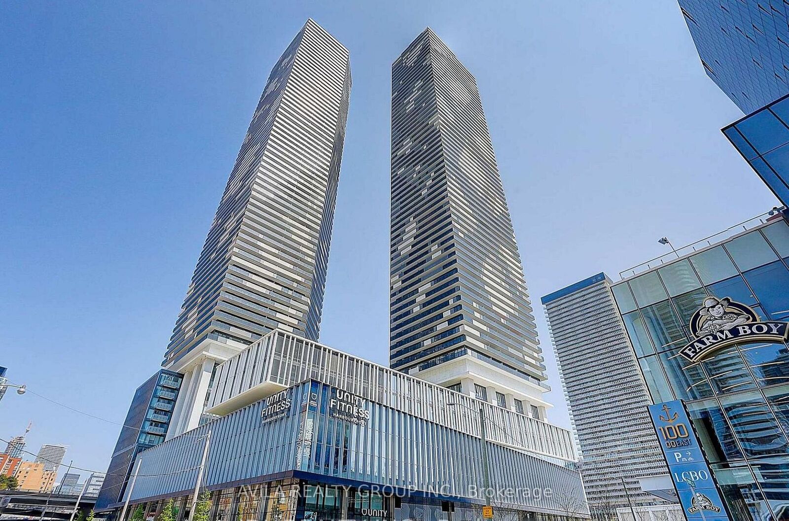 Property Photo: 138 Downes Street 2612 ON M5E 0E4