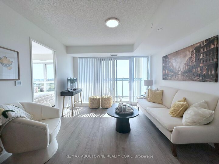 Property Photo:  375 South Street 224  ON N6B 0A5 