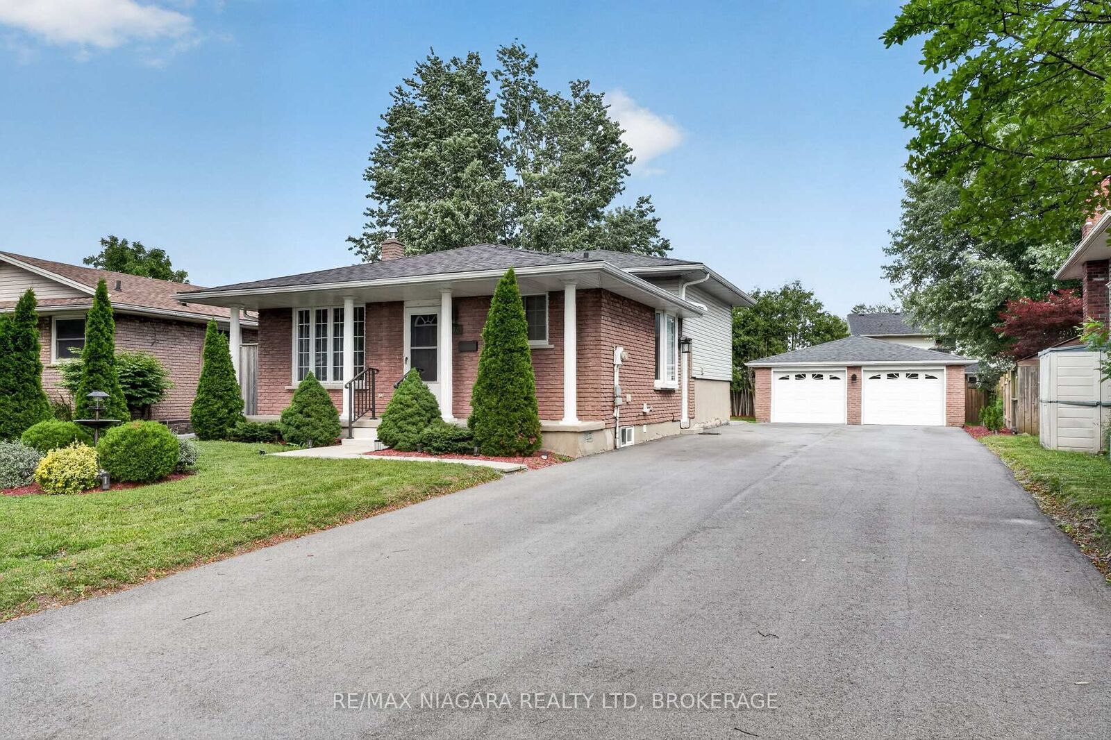 Property Photo: 4074 Brookdale Drive ON L2H 2B3