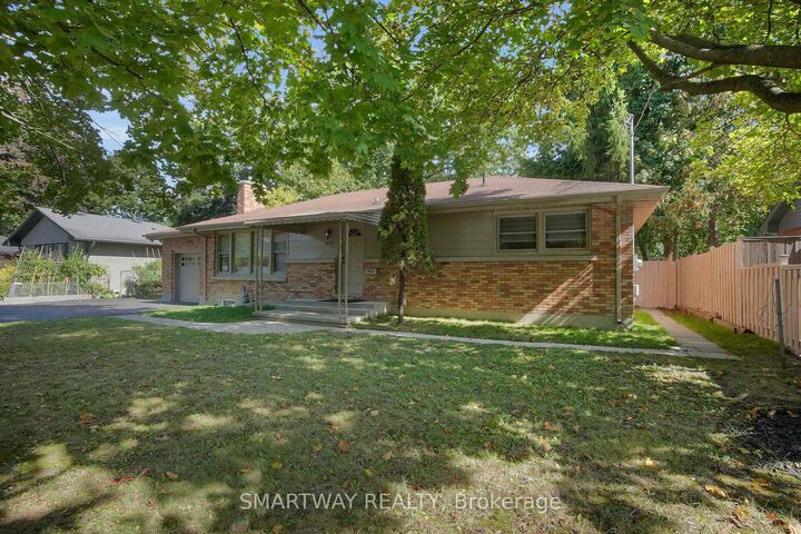Property Photo: 633 Donegal Drive ON N6H 3H6