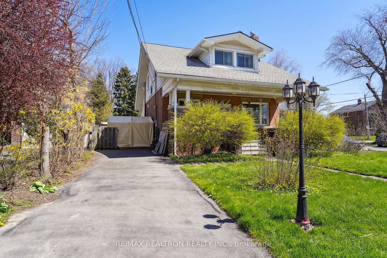 Property Photo:  2585 Lake Shore Boulevard W  ON M8V 1G3 