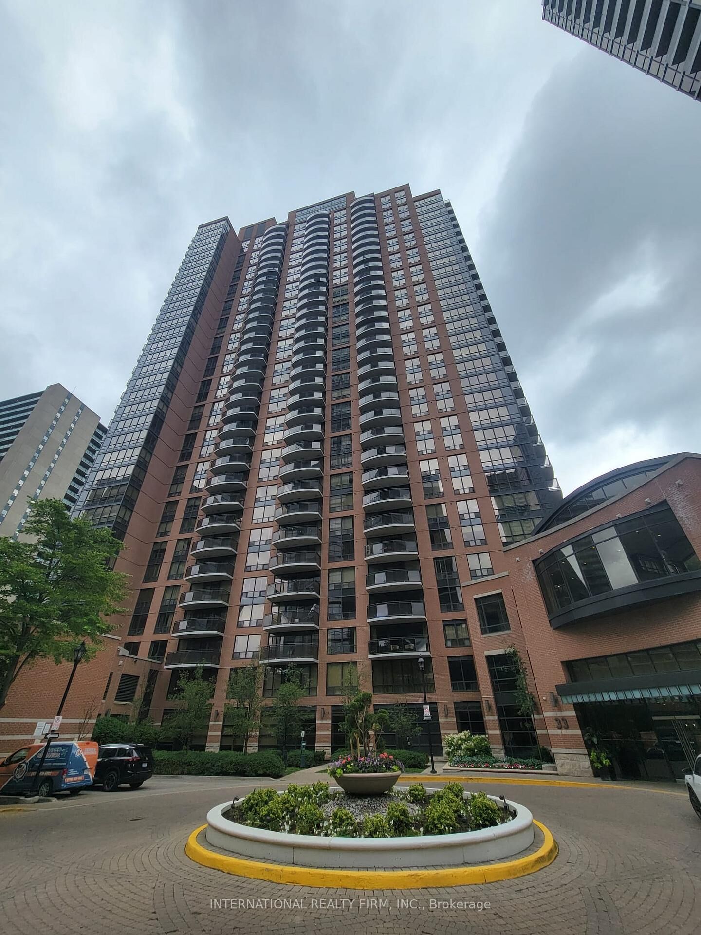 Property Photo:  33 Sheppard Avenue E 3202  ON M2N 7K1 