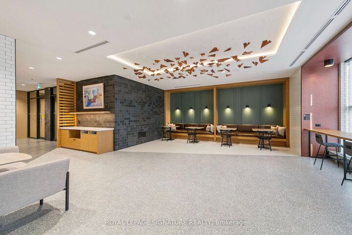 Property Photo: 2495 Eglinton Avenue W 908 ON L5M 2T2