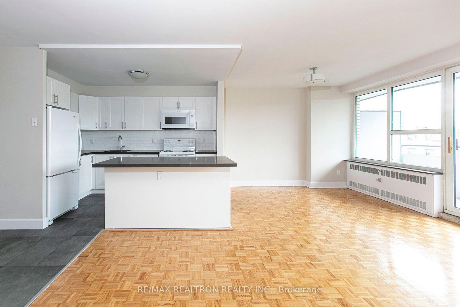 Property Photo:  10 Shallmar Boulevard 712  ON M5N 1J4 