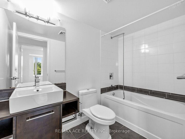 Property Photo:  25 Town Centre Court 808  ON M1P 0B4 