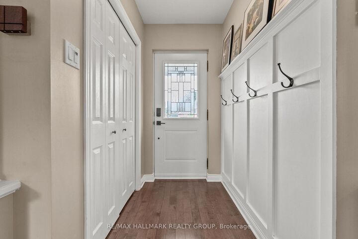 Property Photo:  701 Cole Avenue  ON K2A 2B8 