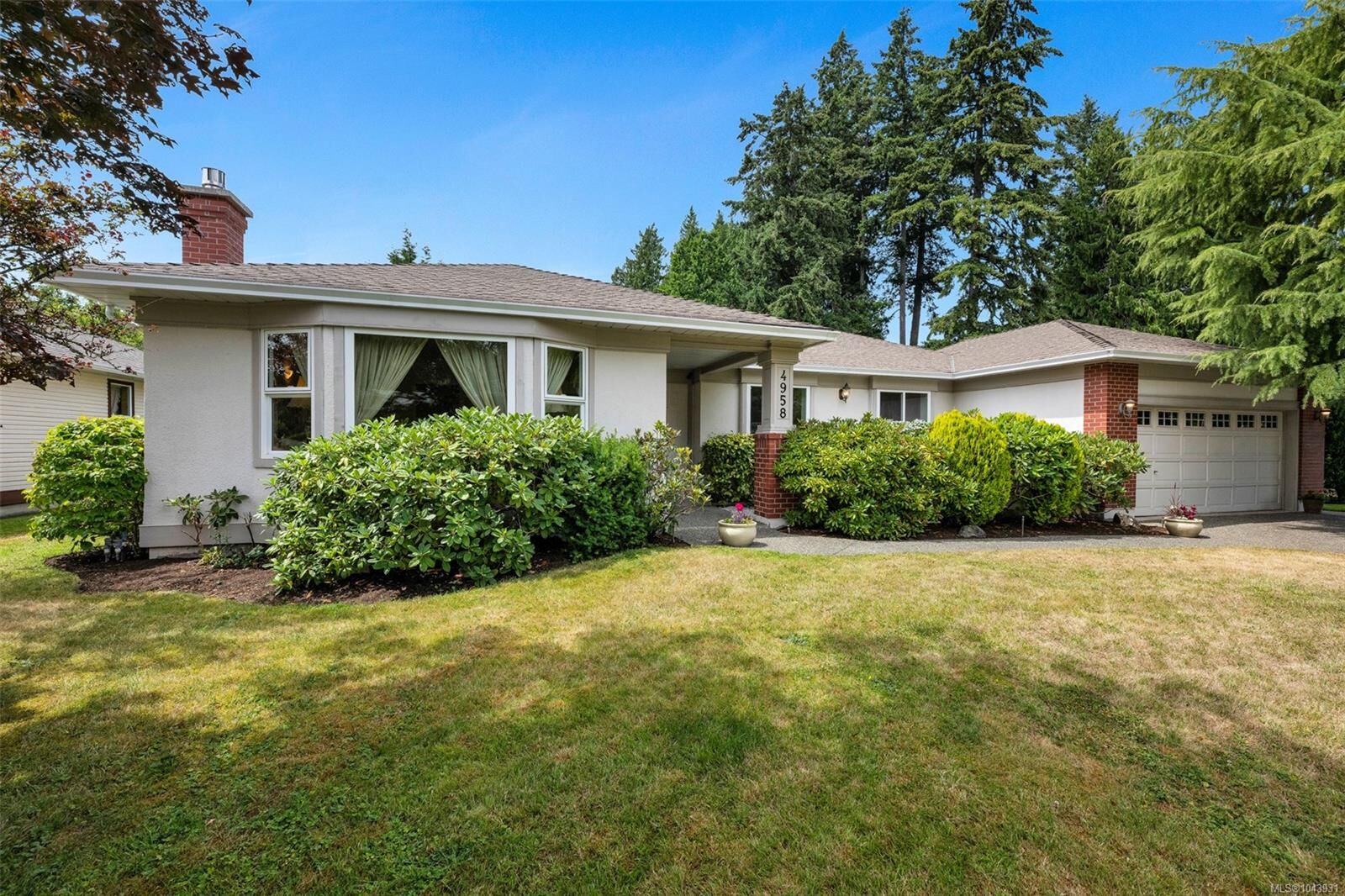 Property Photo: 4958 Del Monte Ave BC V8Y 3A2
