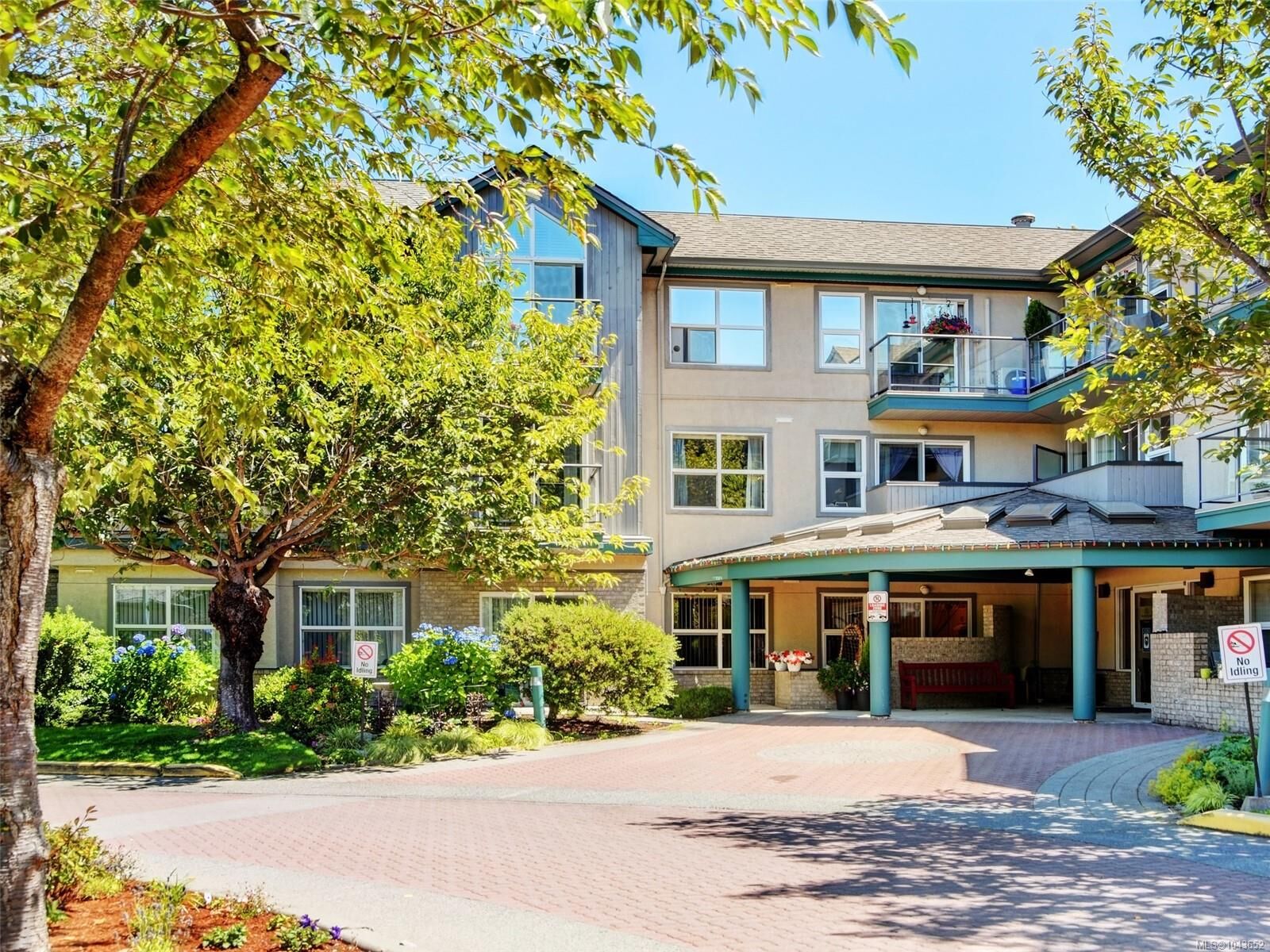 Property Photo: 1485 Garnet Rd #304 BC V8P 5T5