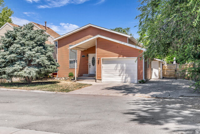 Property Photo: 4598 W Archer Ln UT 84120