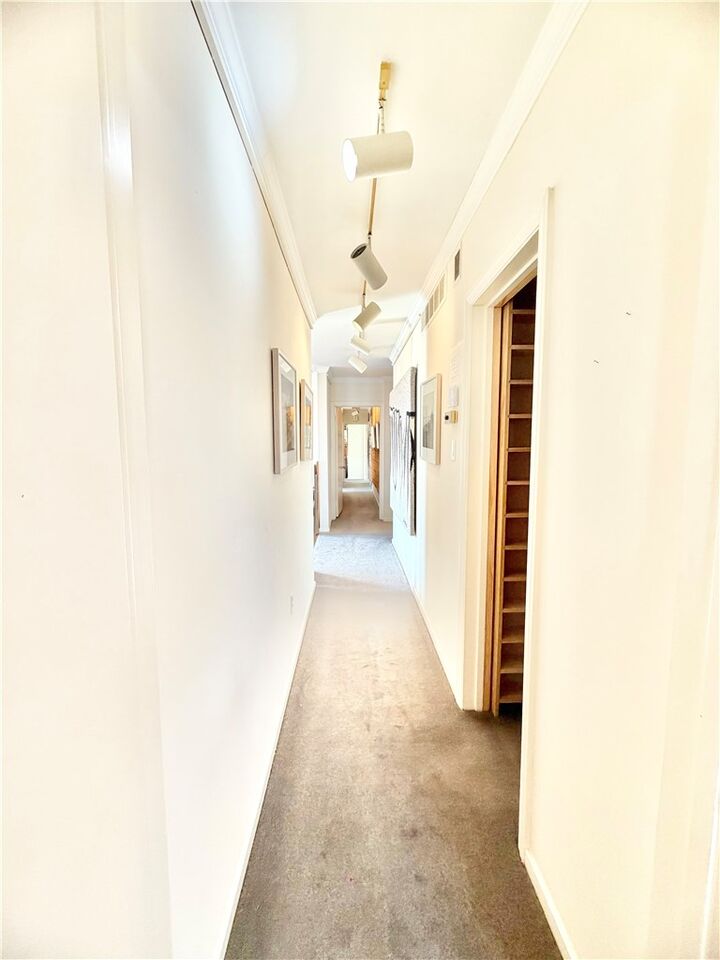 Property Photo: 144 N Dithridge St 1 PA 15213