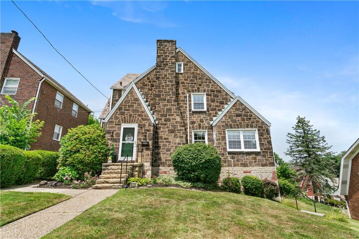 Property Photo: 2330 Birtley Ave PA 15226