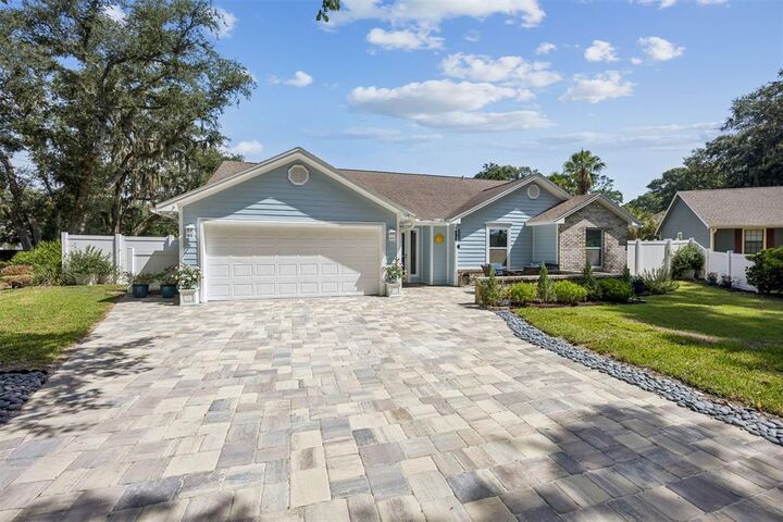 Property Photo: 1309 Ridge Court FL 32034