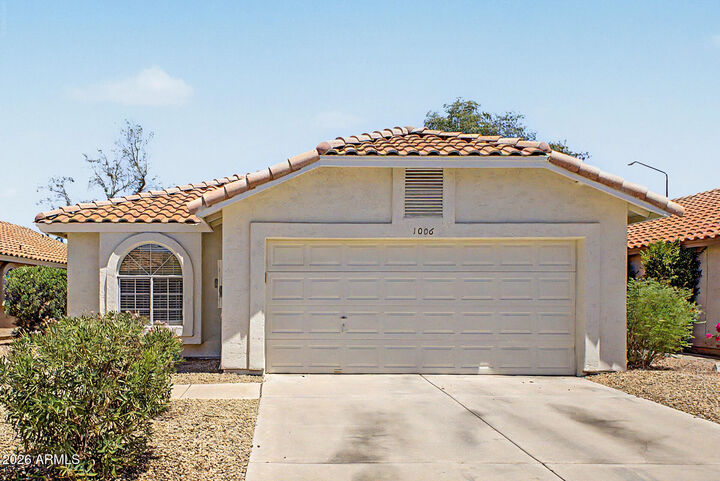 Property Photo:  1006 W Redondo Drive  AZ 85233 