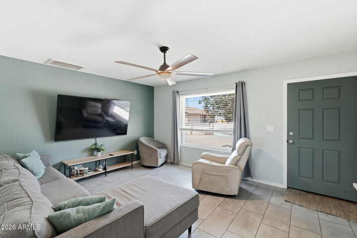Property Photo: 810 N Pine Court AZ 85233