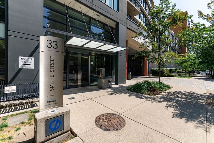 Property Photo:  33 Smithe Street 2508  BC V6B 0B5 