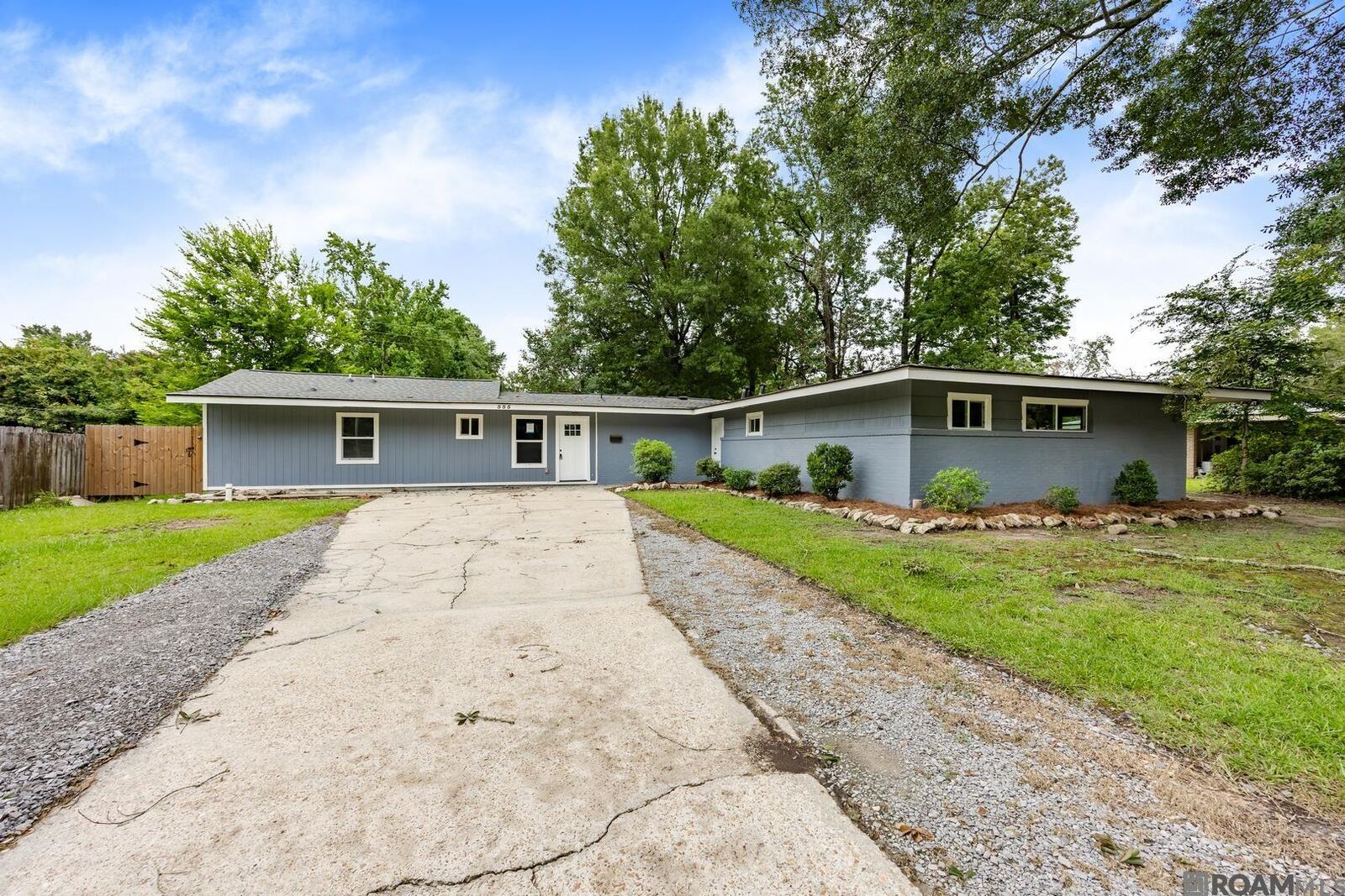 Property Photo: 555 Lonita St LA 70815