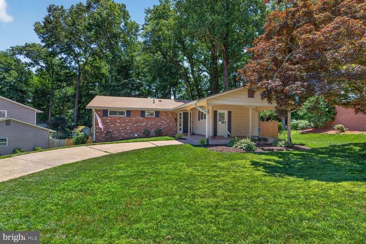 Property Photo:  5010 Gainsborough Drive  VA 22032 